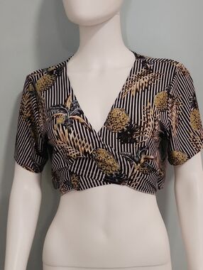 Women's Black & Cream Pineapple Print Wrap Crop Top